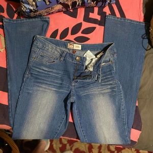 Lei Ashley low rise boot jeans a junior 7 long